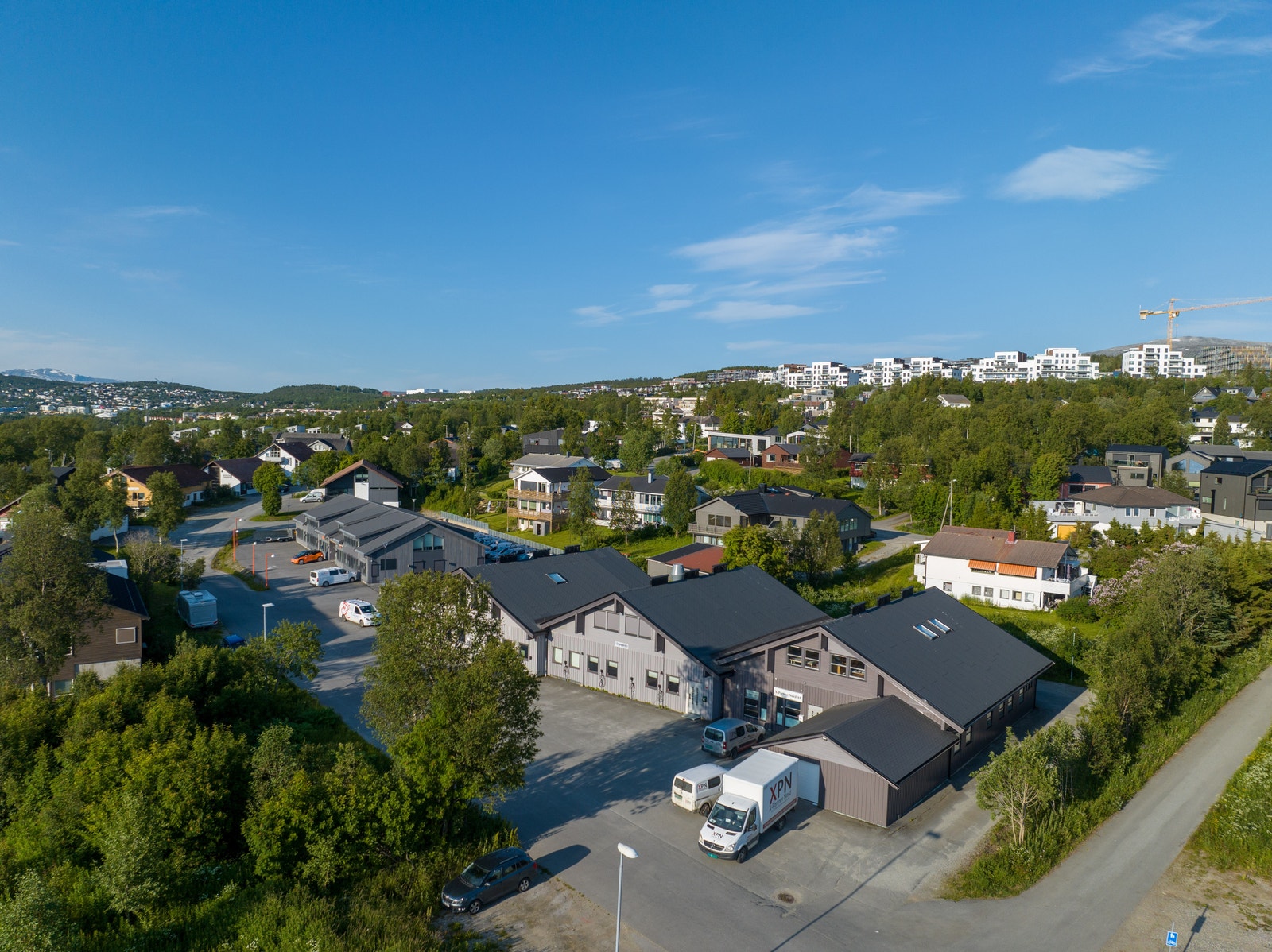 Næringsseksjon med garasje Galleribilde