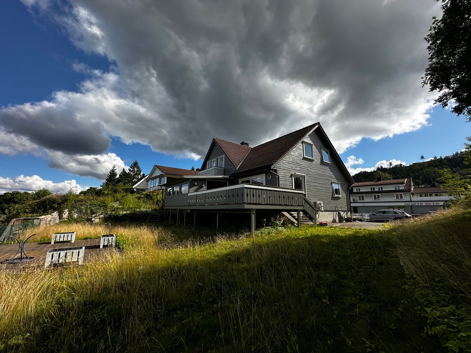 Huset fra baksiden. Galleribilde