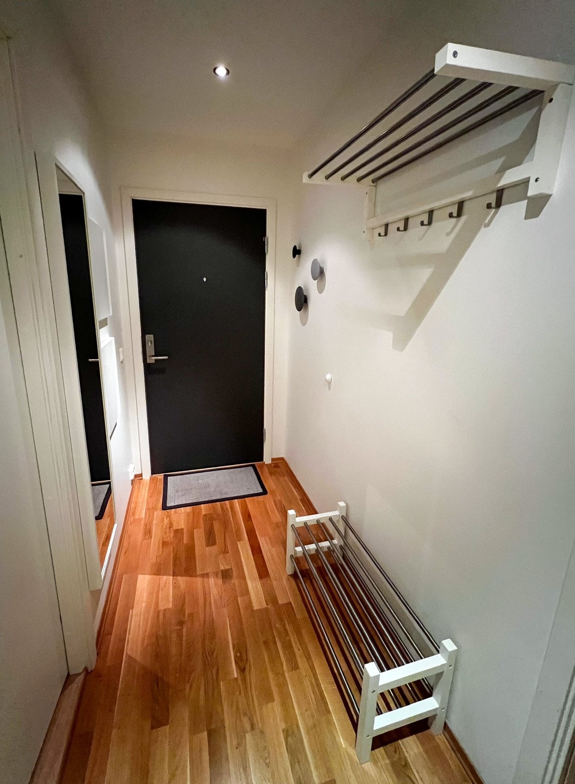 Entré med mulighet for å henge jakker Galleribilde