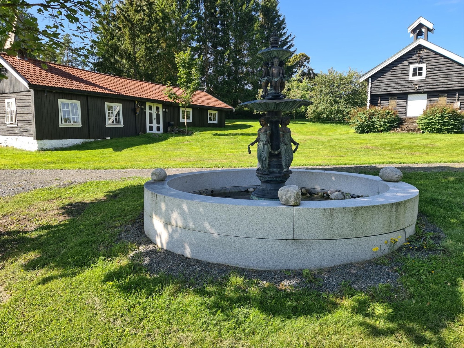 Bryggerhus og stabbur leies ut. Galleribilde