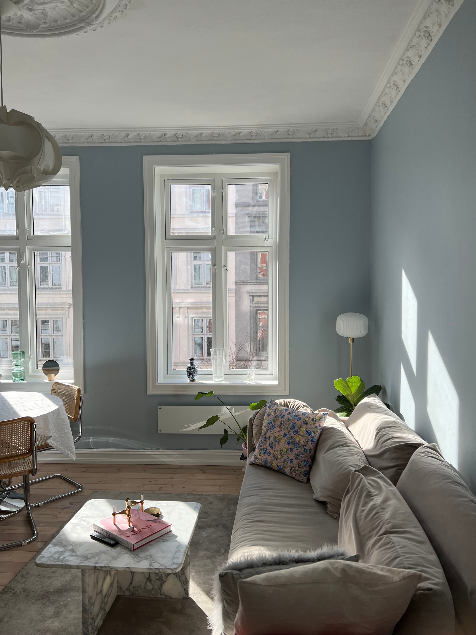 To store vinder som gir fantastisk lysinnspill Galleribilde