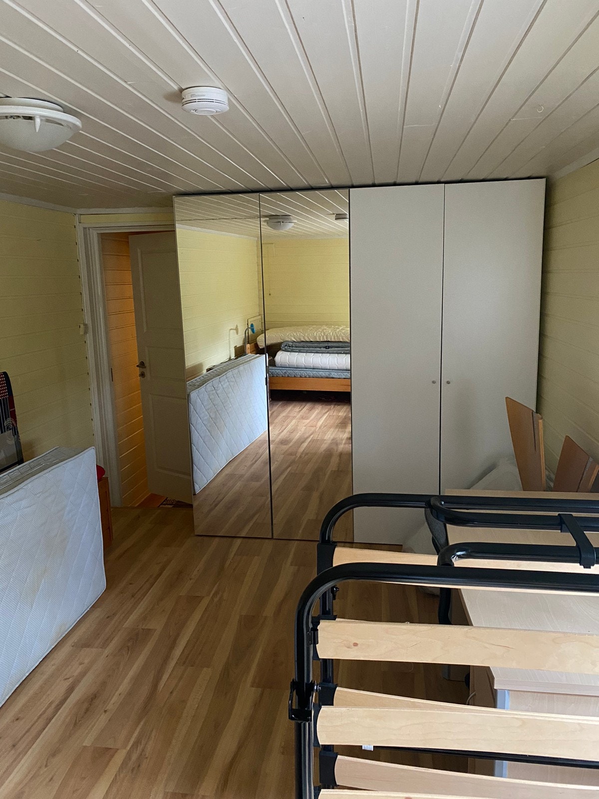 Soverom i sokkel Galleribilde