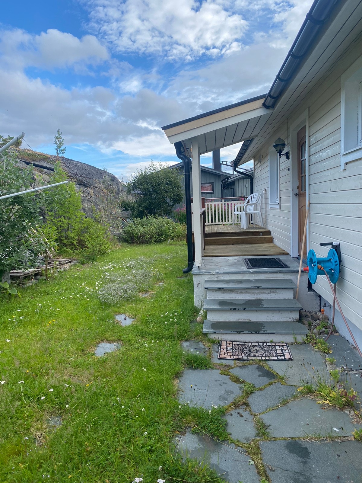 Inngangsparti bak huset Galleribilde