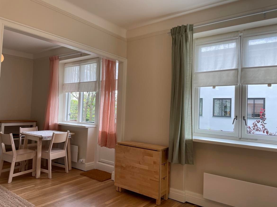 Fra stue mot kjøkken - bilde 1 aug 2023 Galleribilde