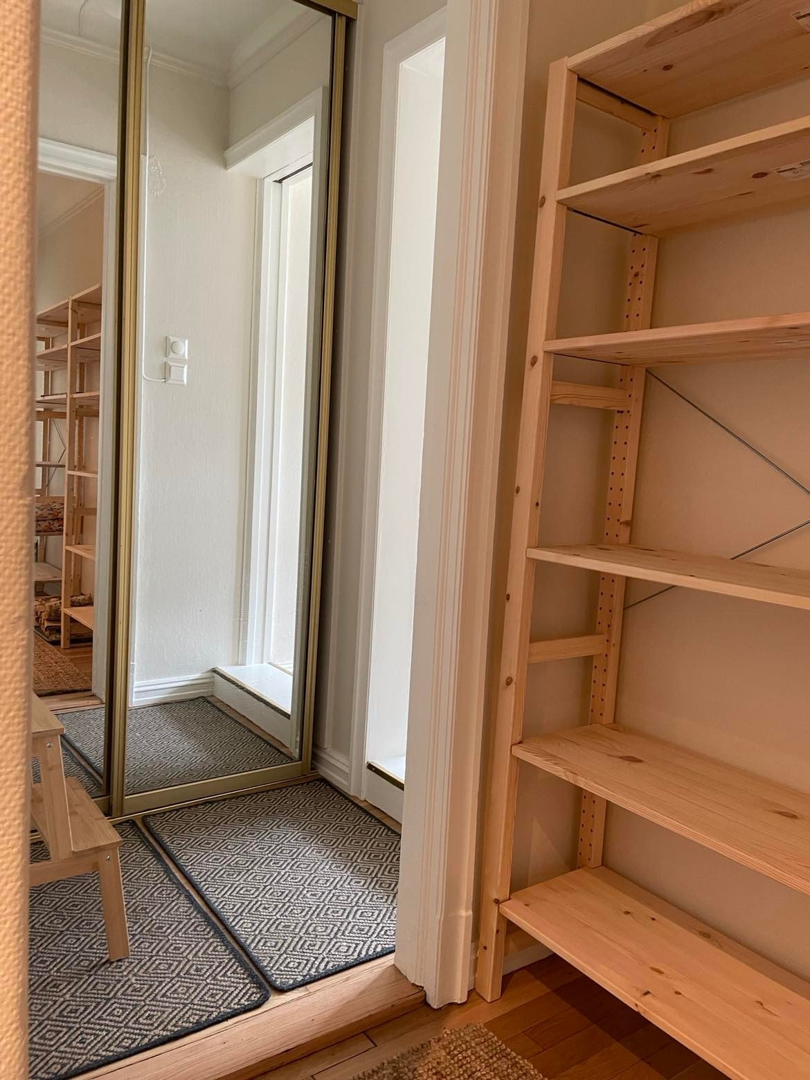 Skyvedørsgarderobe - bilde 1 aug 2023 Galleribilde