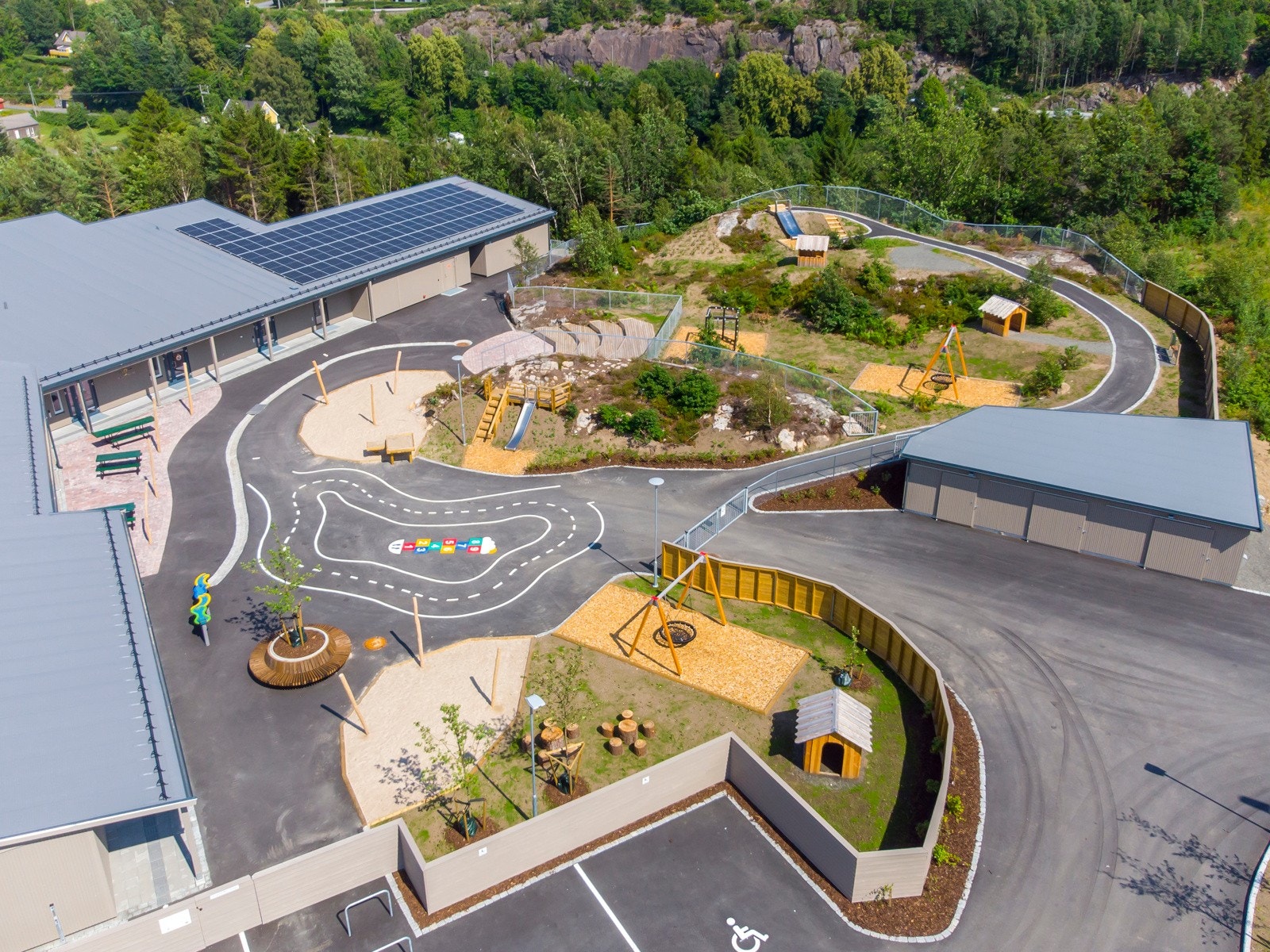 Marisberg barnehage. Barnehagen ligger på toppen med score på 4.8 i årets foreldreundersøkelse. Galleribilde