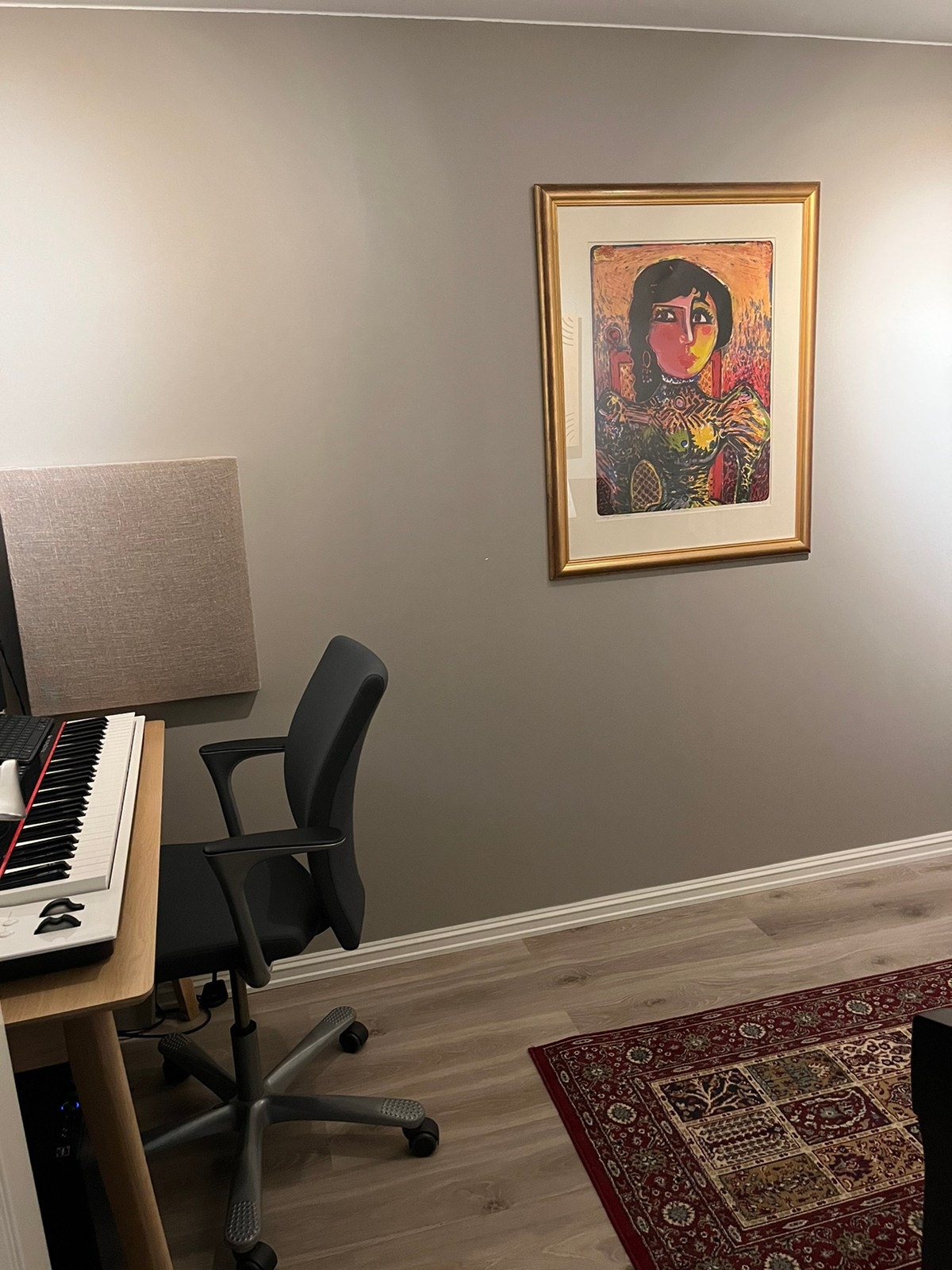 Kontor, oppbevaringsrom, med garderpbeskap Galleribilde