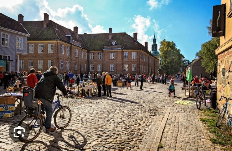 Torget i Gamlebyen Galleribilde