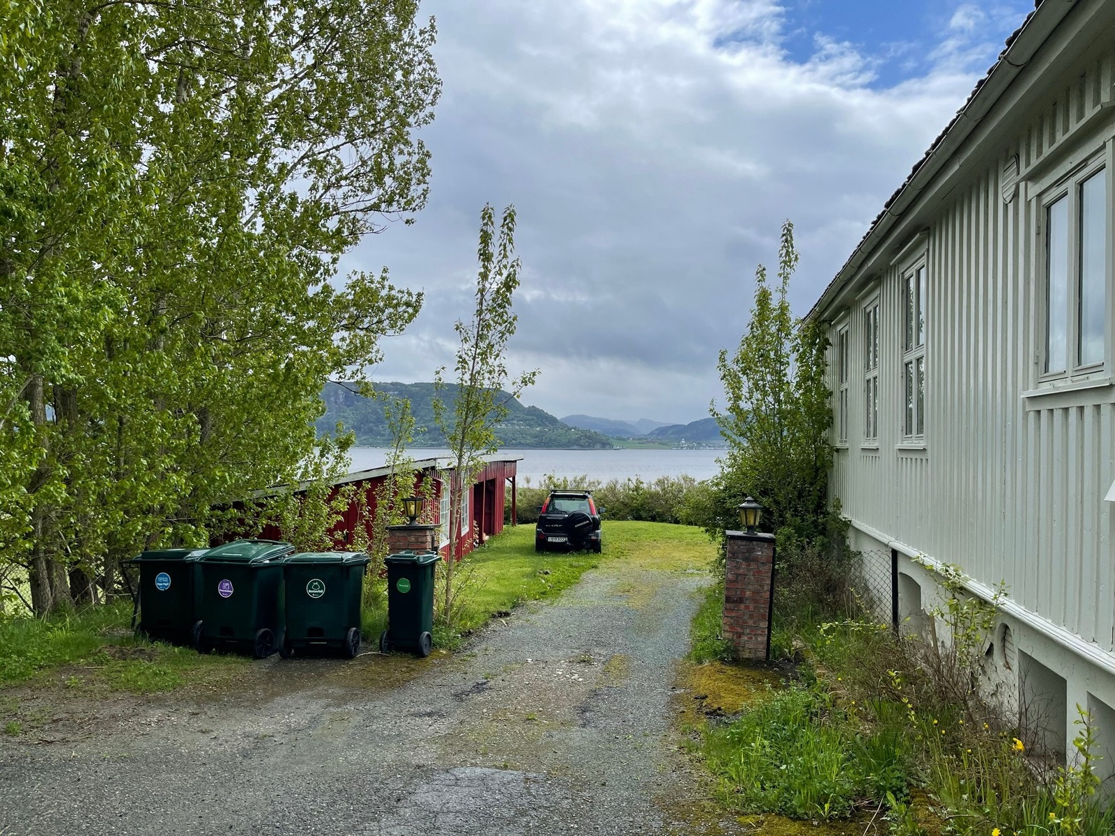 Innkjøring til eiendommen Galleribilde