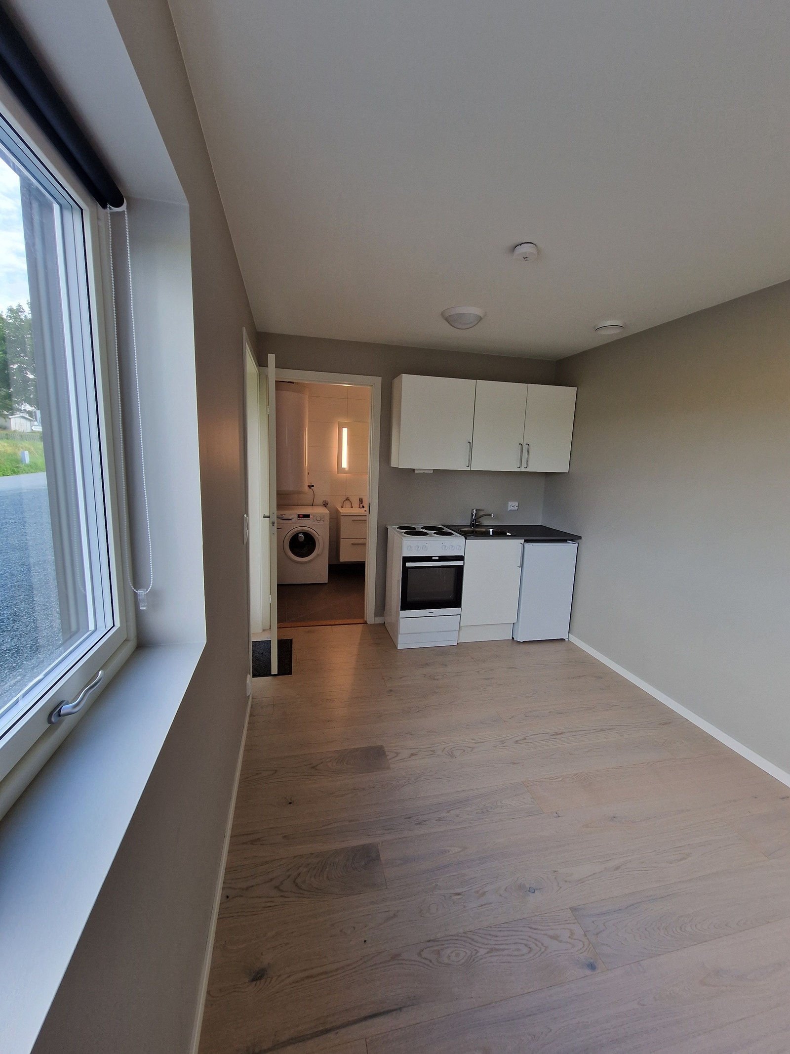 Det vil bli kjøpt inn ny sovesofa, skrivepult, samt garderobeløsning før overtakelse Galleribilde