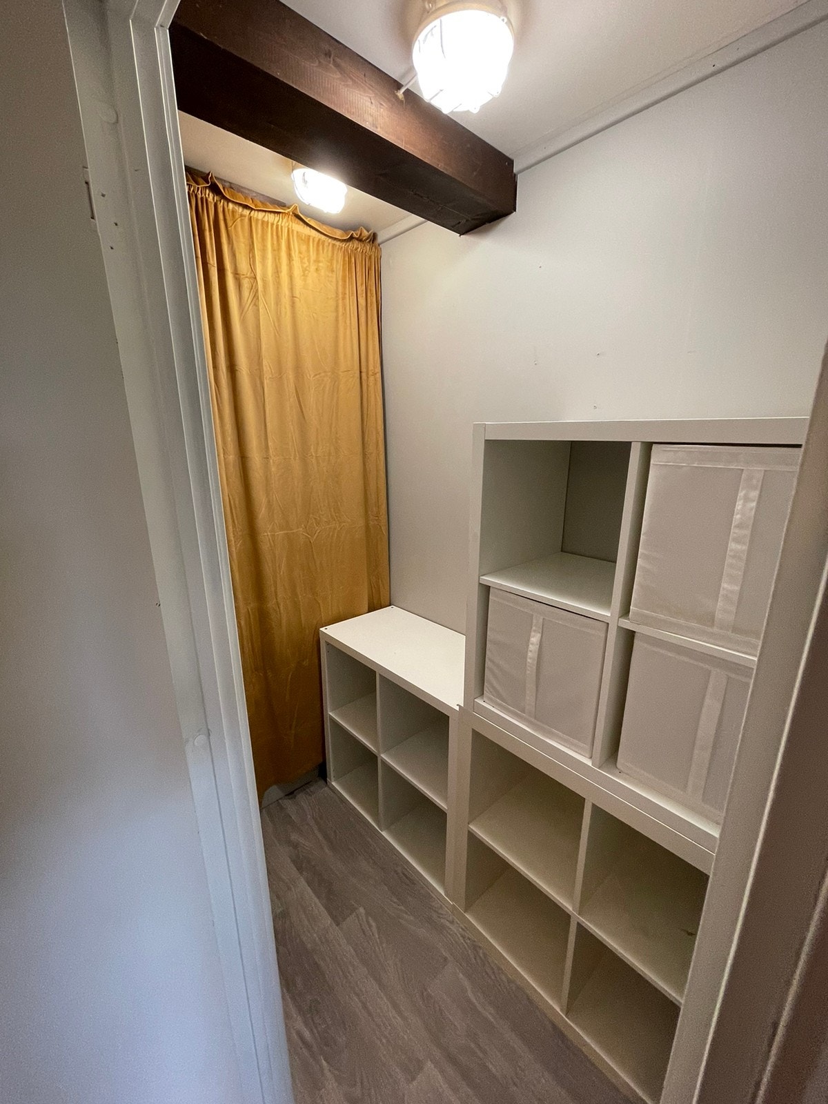 Innvendig bod til oppbevaring Galleribilde