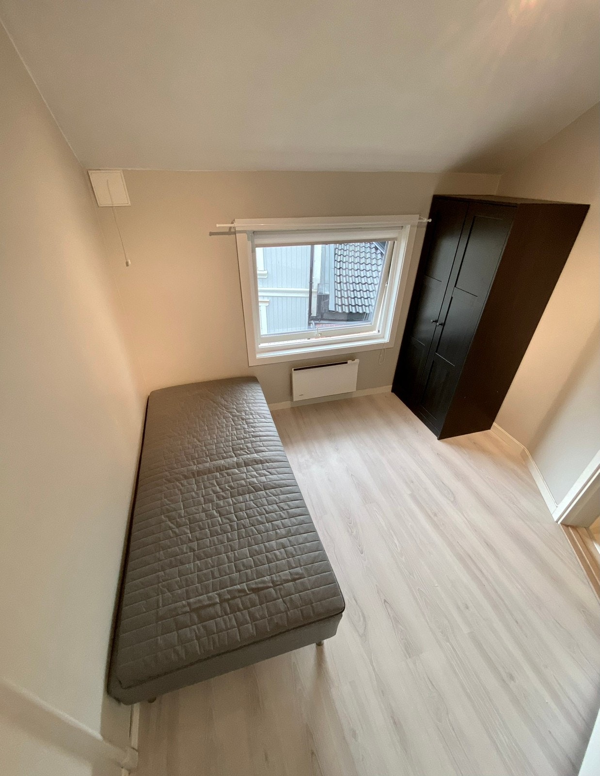 Rom 1, 2 etg 4800kr mnd Galleribilde