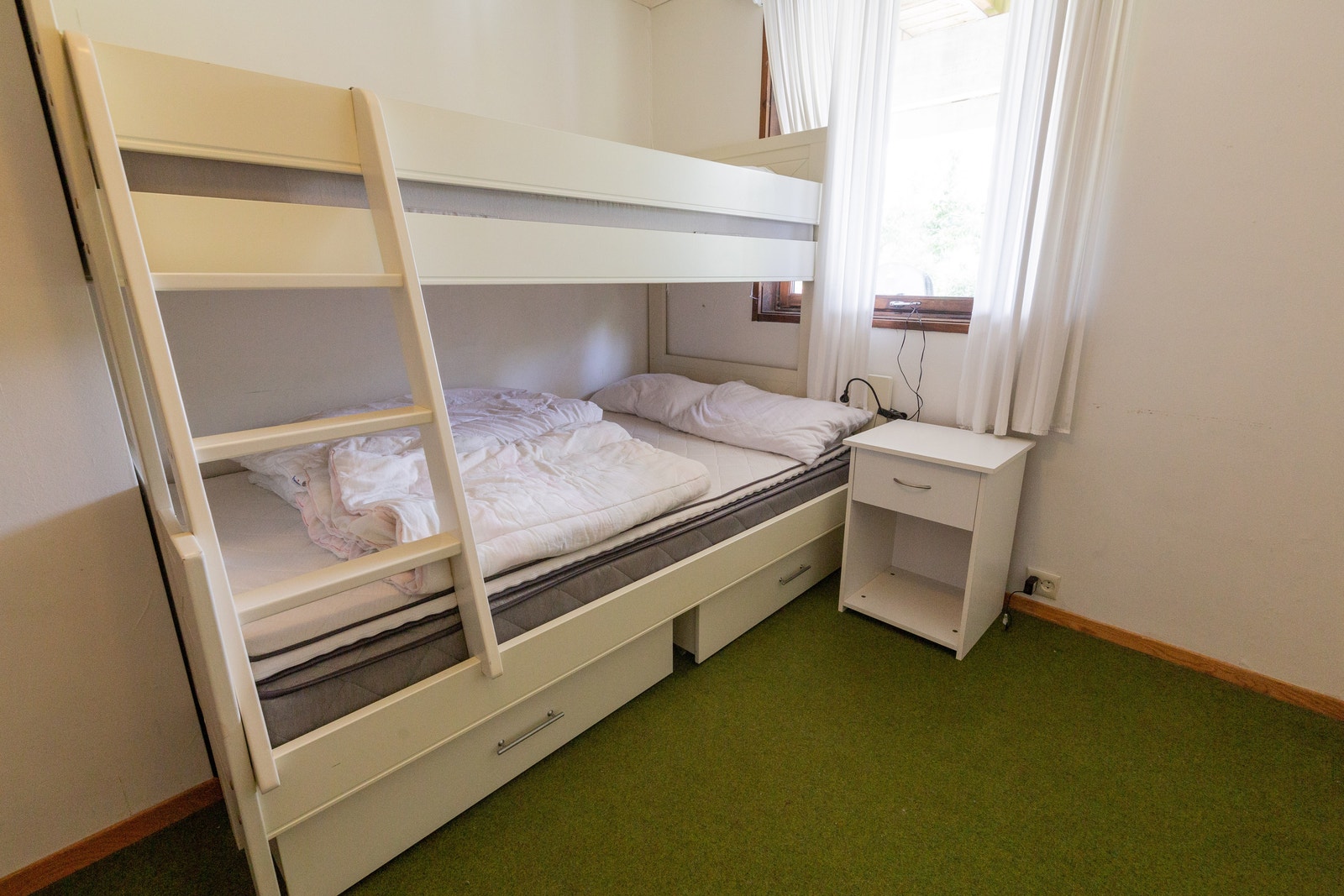 L 1; Soverom familiekøyeseng, plass til ekstraseng. Galleribilde