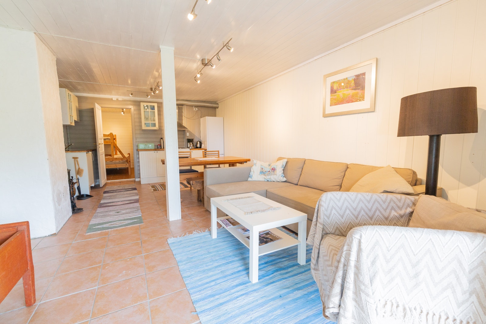 L1: salong med sovesofa Galleribilde