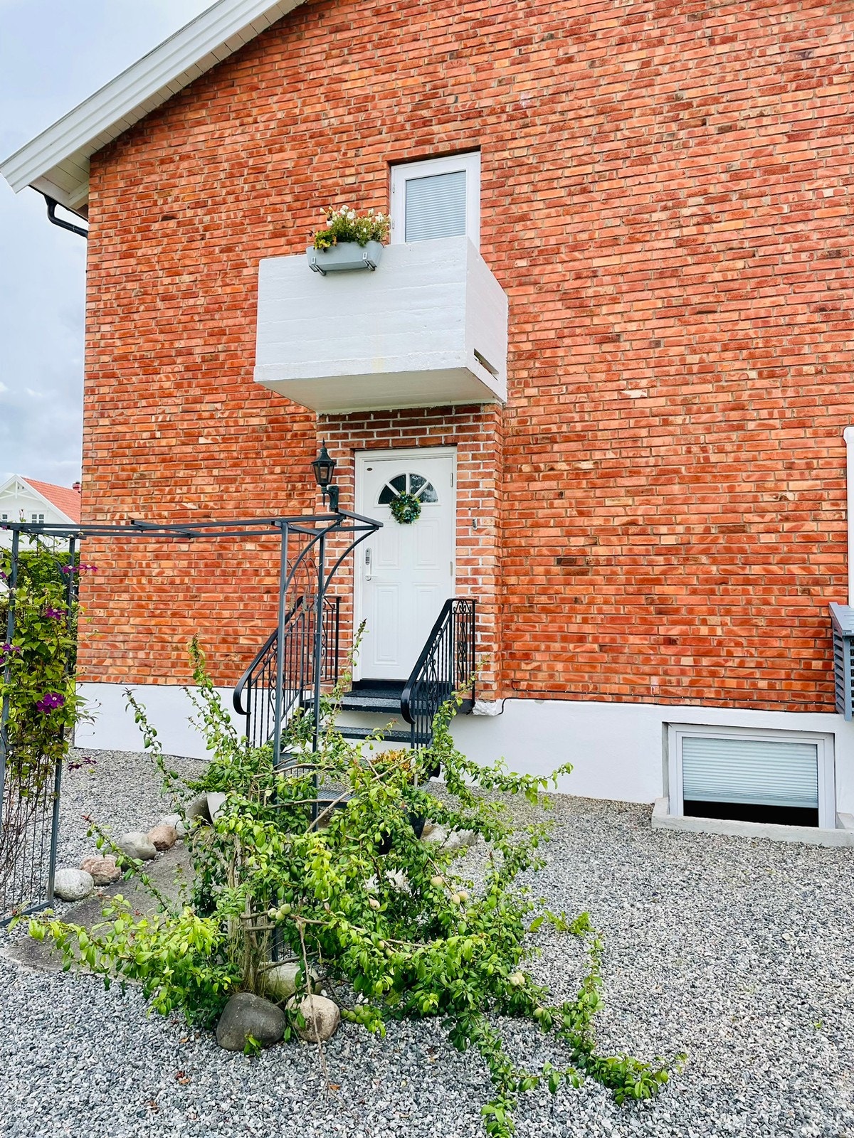 Fasade og inngang Galleribilde