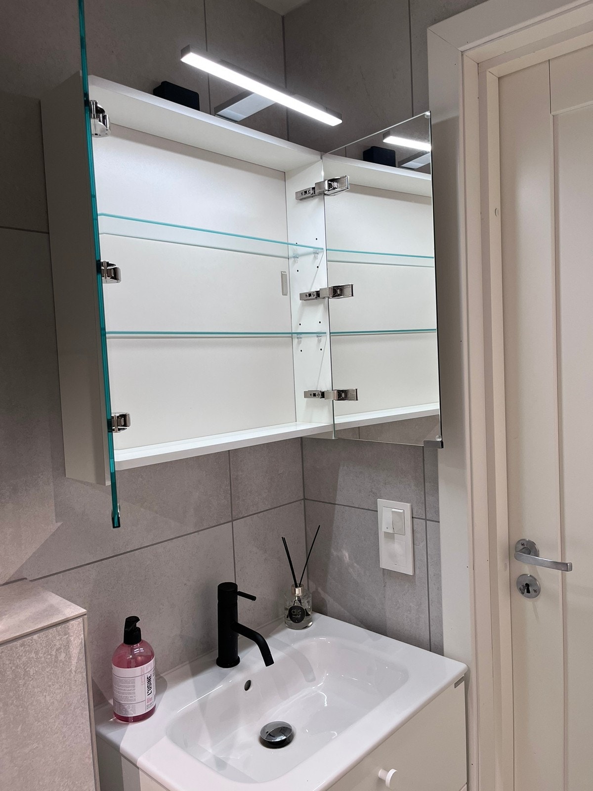 Speilskap med oppbevaring Galleribilde