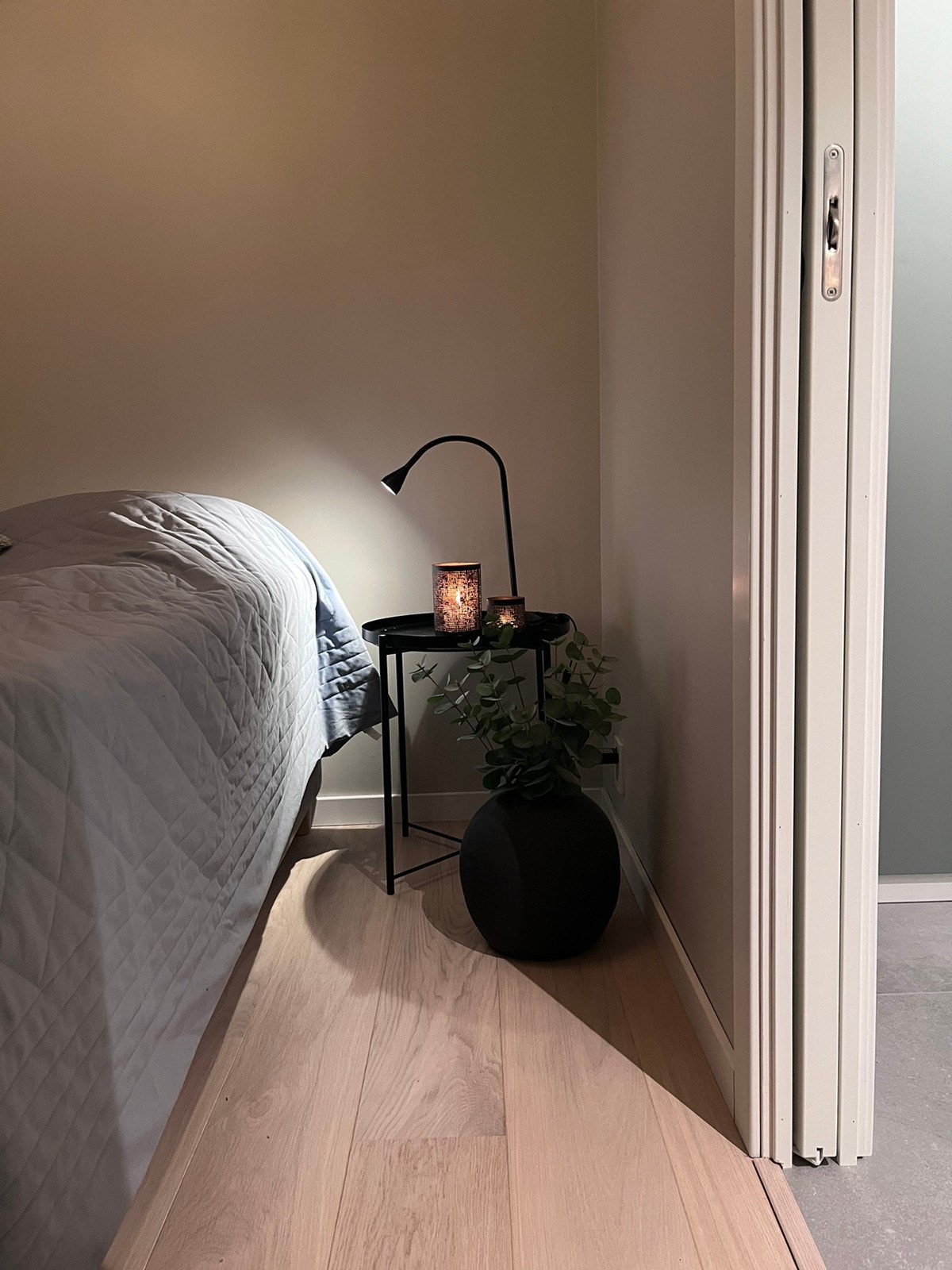 NB! Seng medfølger ikke i leien Galleribilde