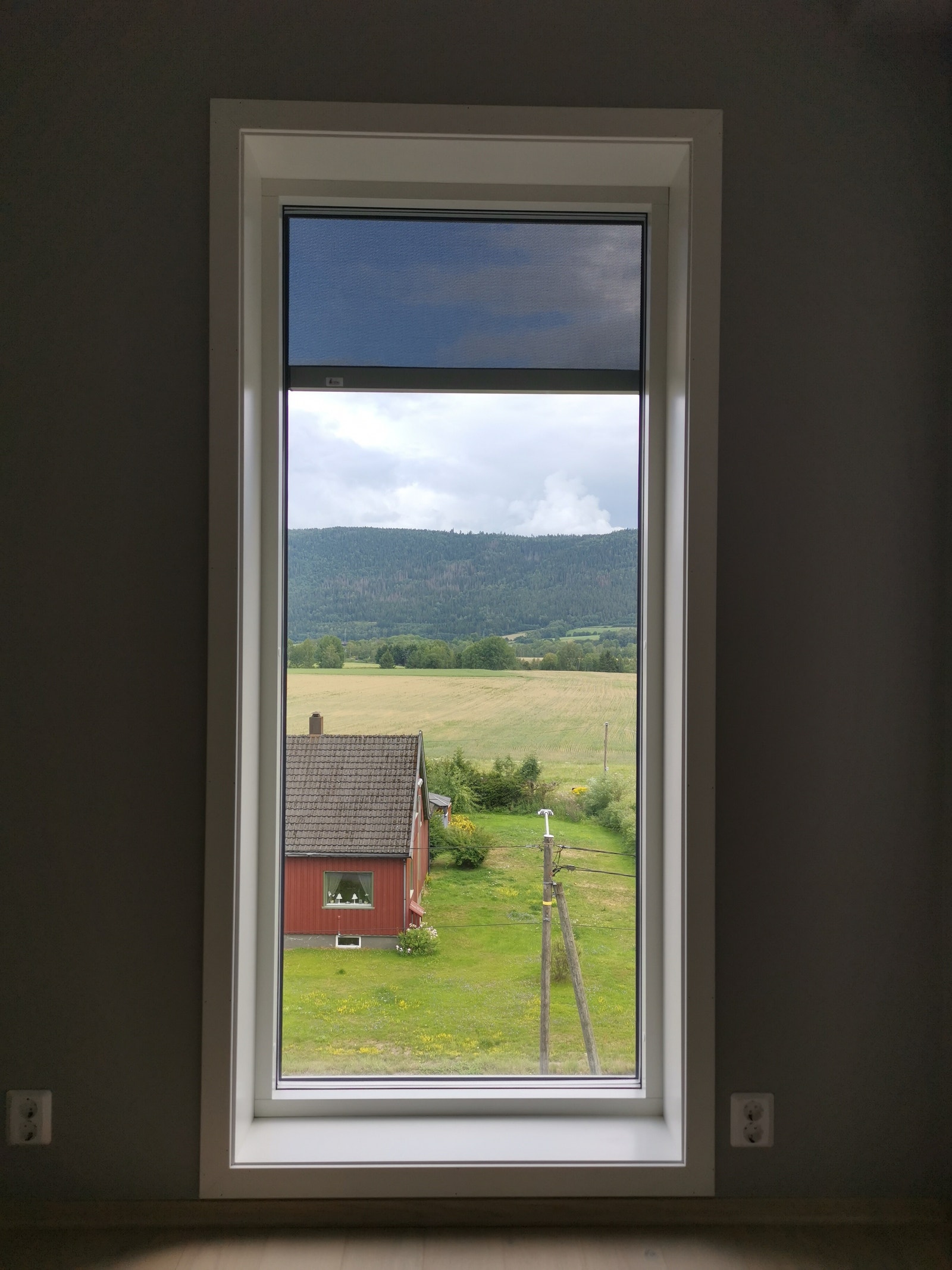 Utsikt fra det lille soverommet med solavskjerming Galleribilde