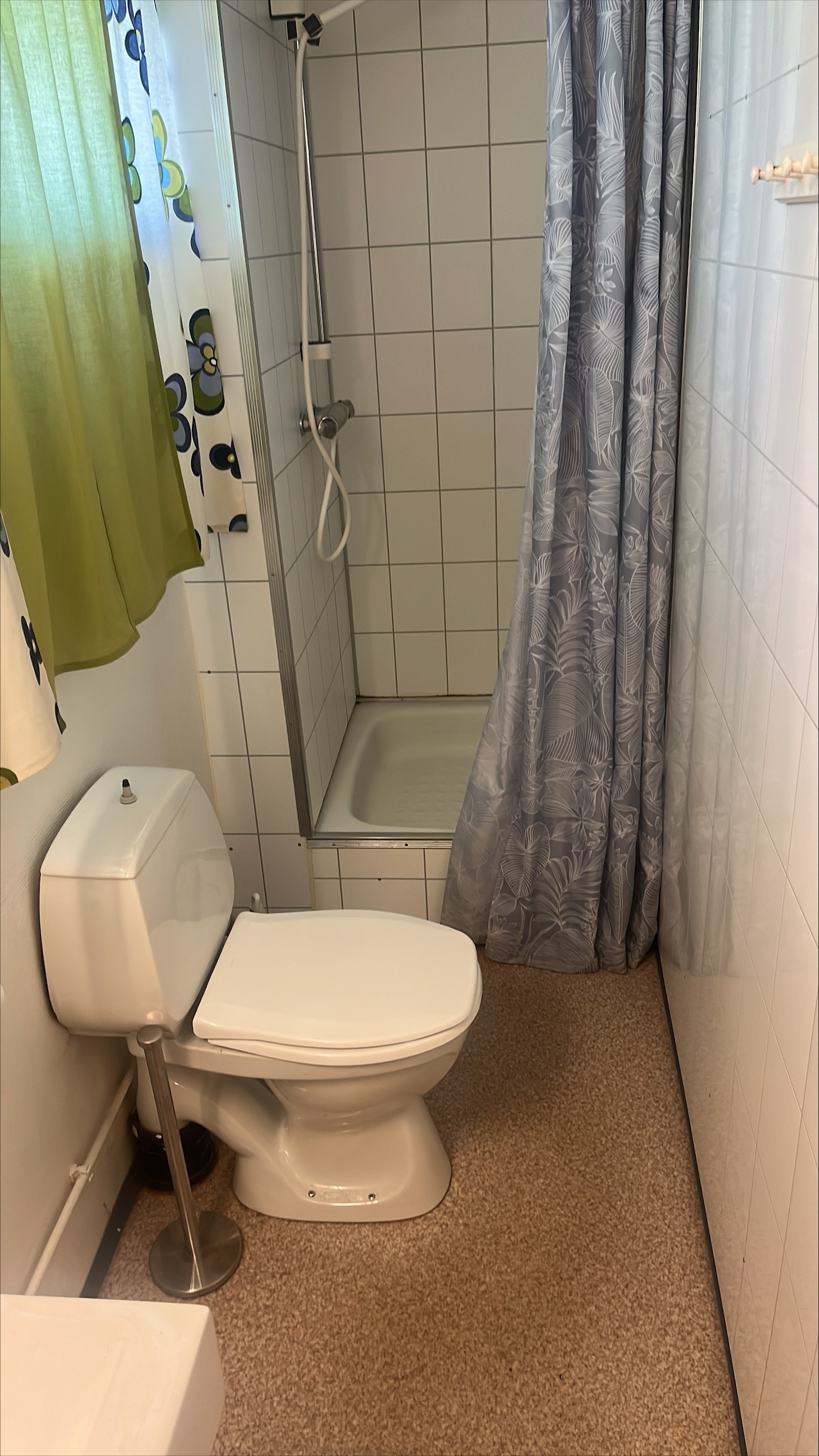 Toalett, dusj og vask Galleribilde