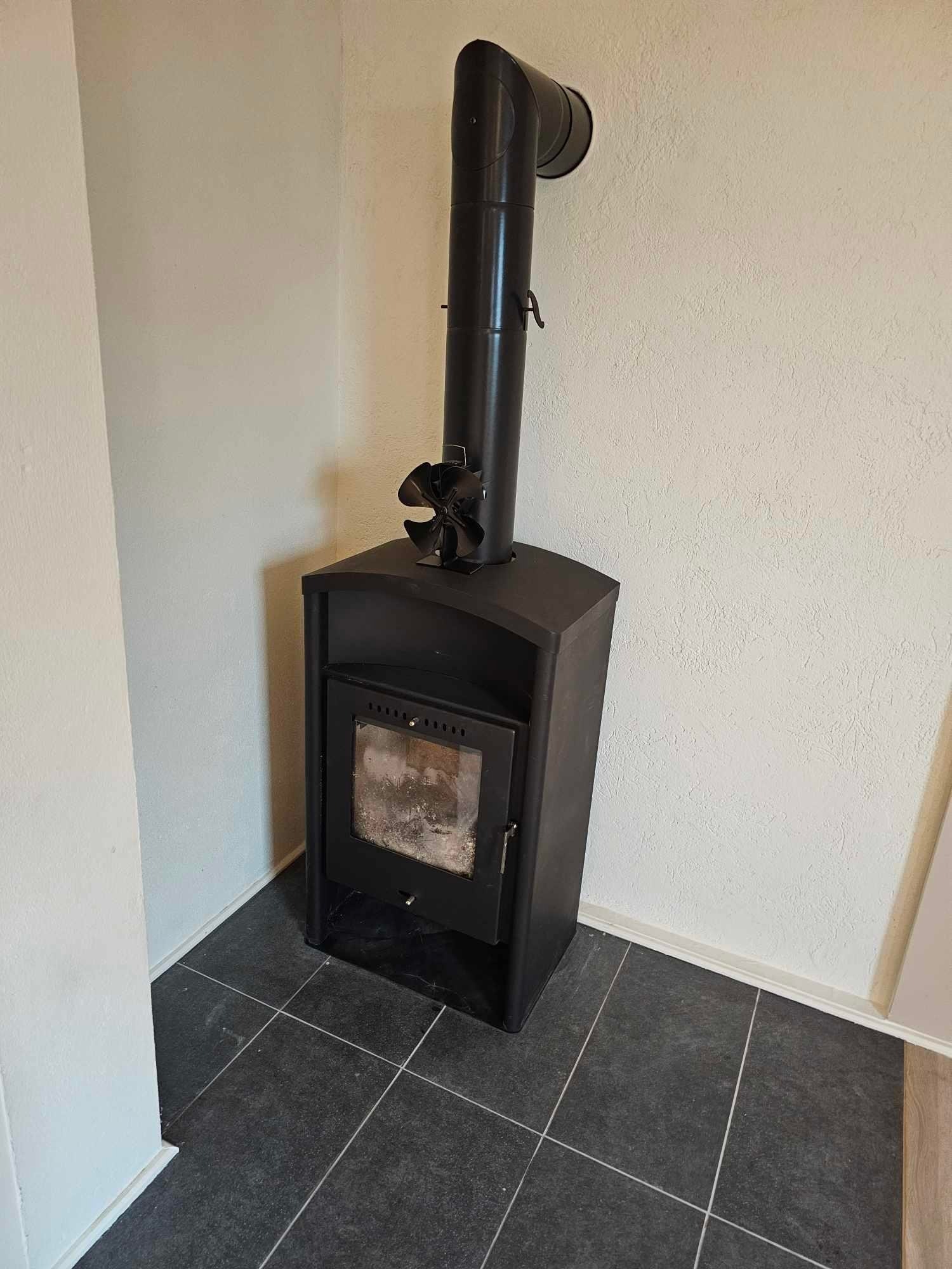 Mulighet til å fyre med ved i ny ovn. Galleribilde