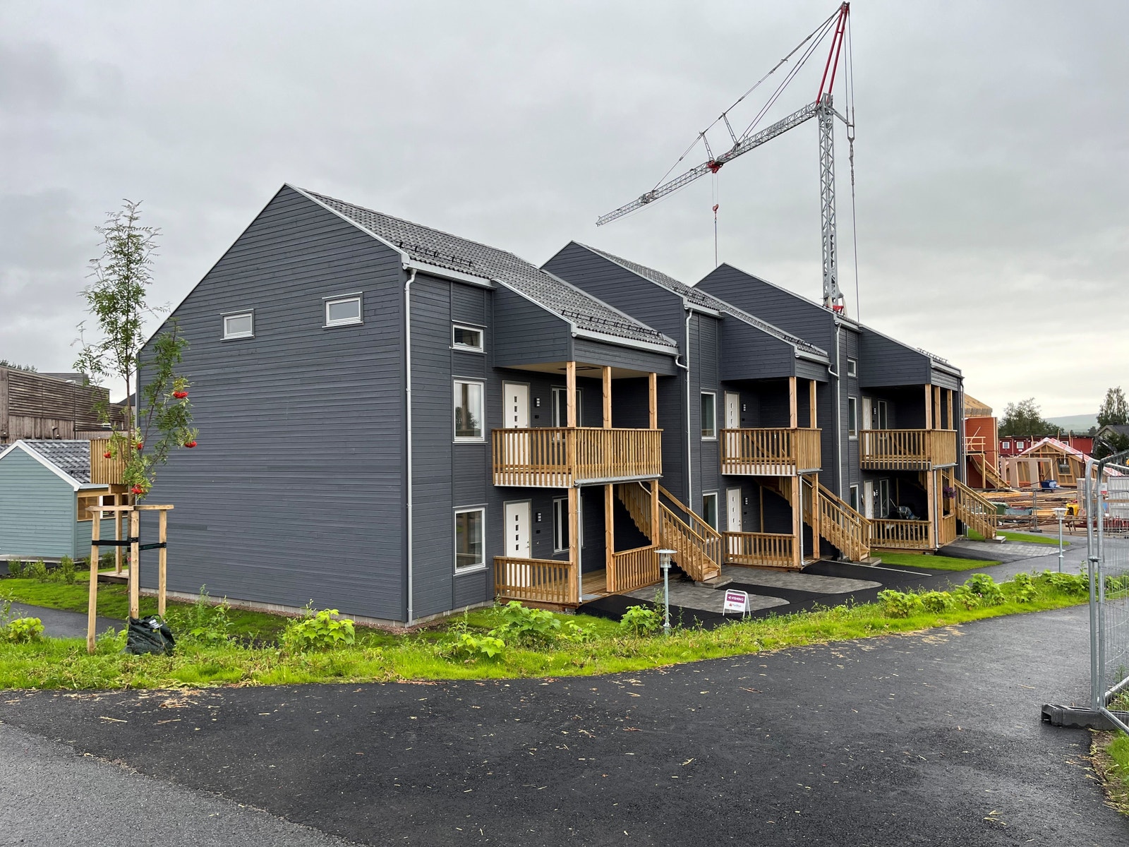 Balkong med overbygg på inngangssiden. Galleribilde