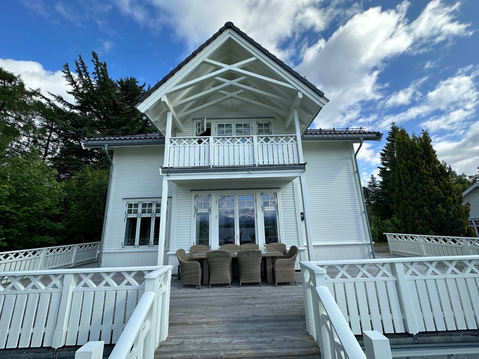 Stor balkong og terrasse Galleribilde