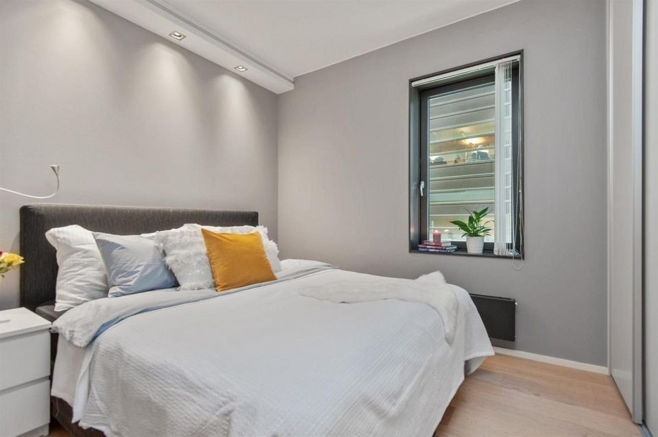 Rom 2: Pris 10800 kr Galleribilde