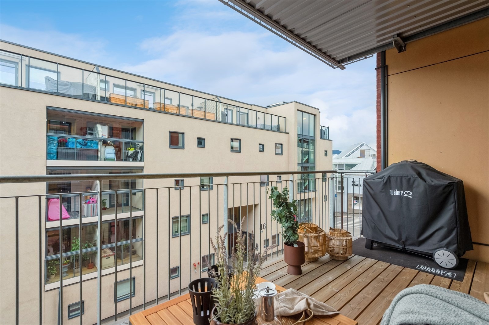 God plass for grilling (møbler medfølger ikke) Galleribilde