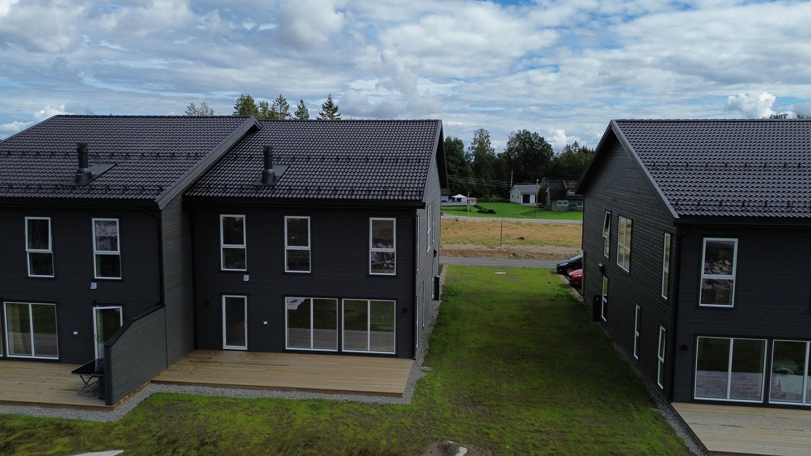 Ferdig hus nr 2 og 4 Galleribilde
