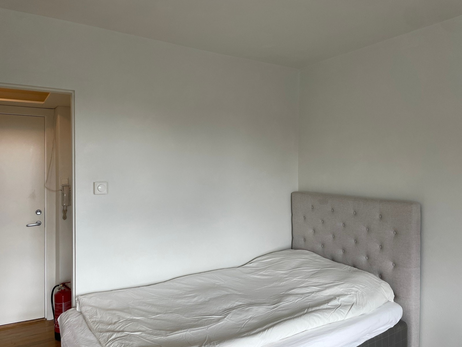 Seng med sengegavl følger med Galleribilde