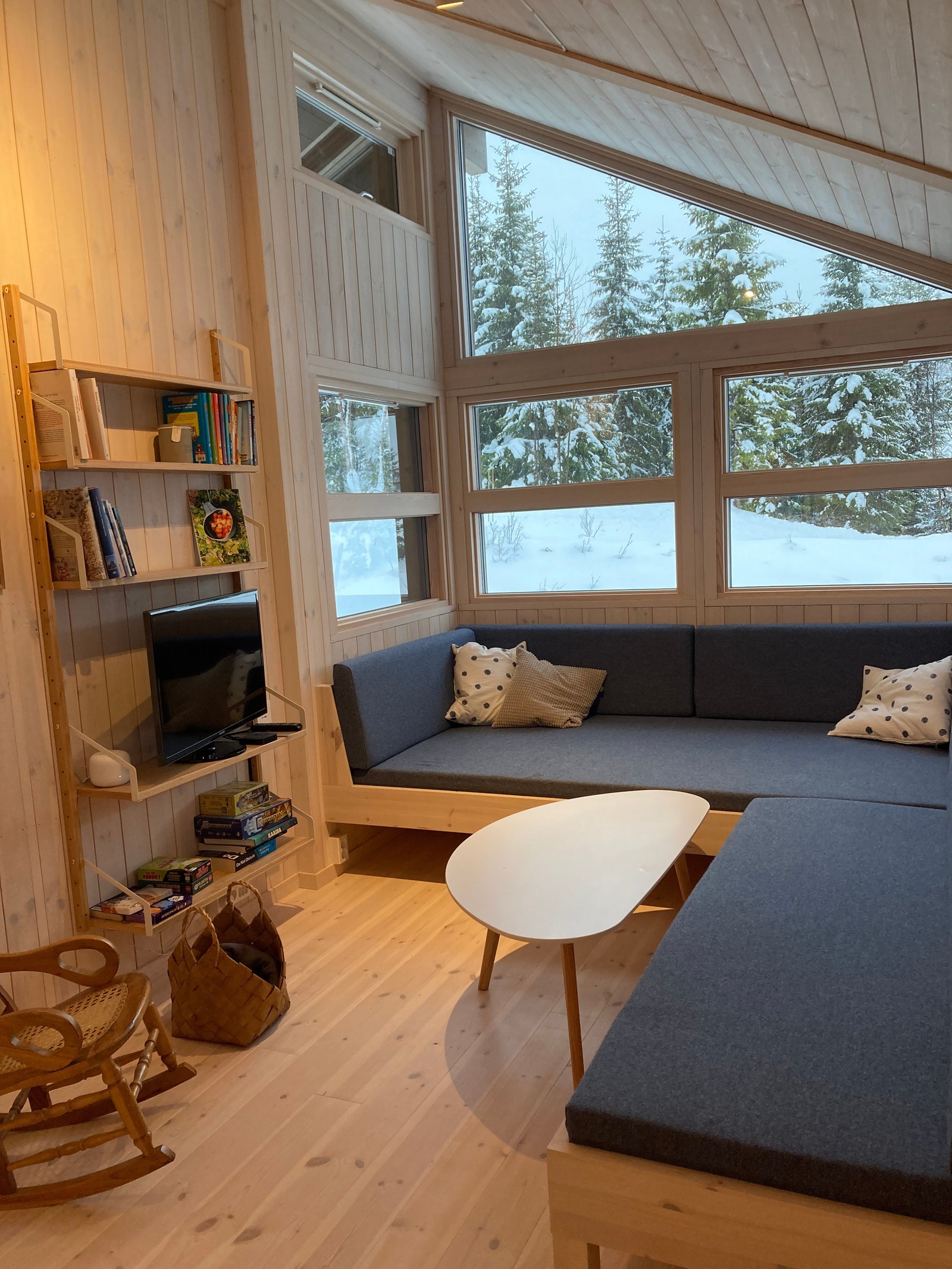Stuen i den lille og separate delen av hytta Galleribilde