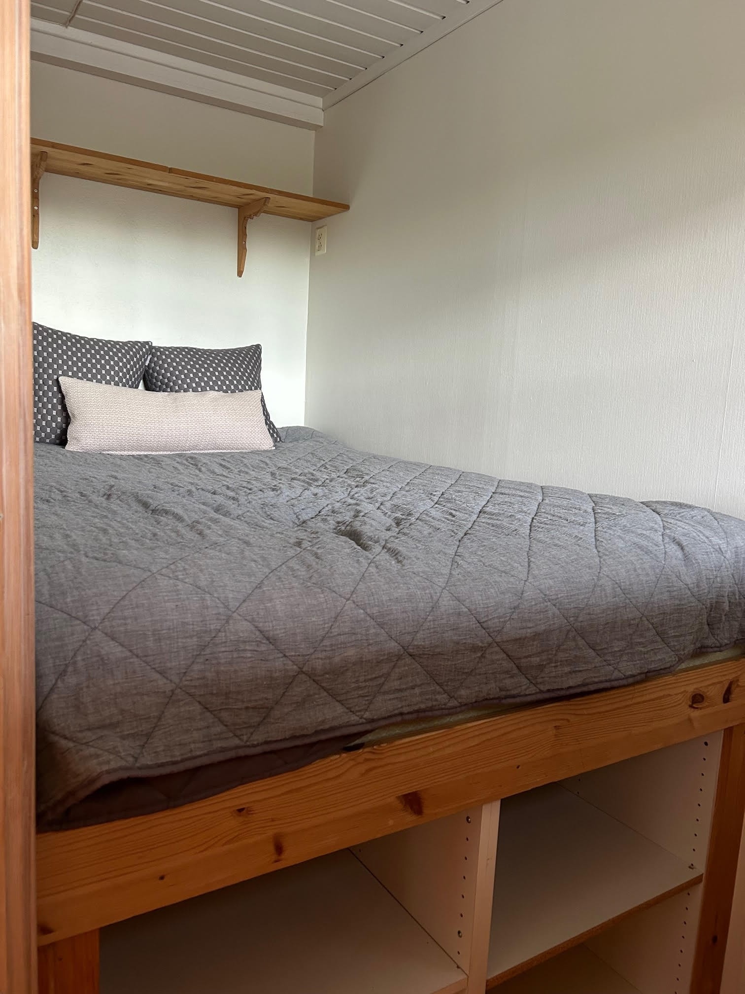 Separat sovealkove med skyvedør Galleribilde