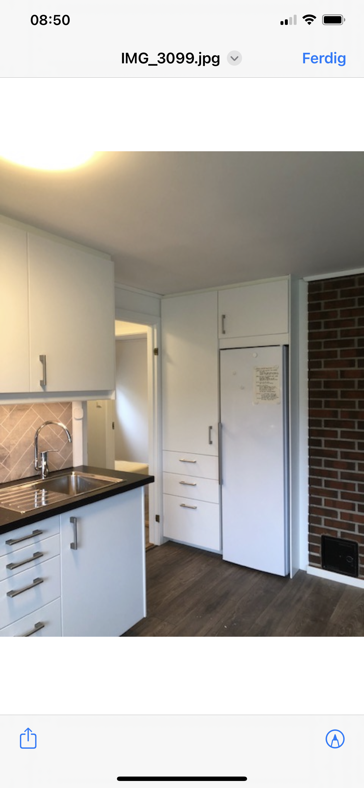 Del av kjøkken med inngang inn til hybel 3 og 4 Galleribilde