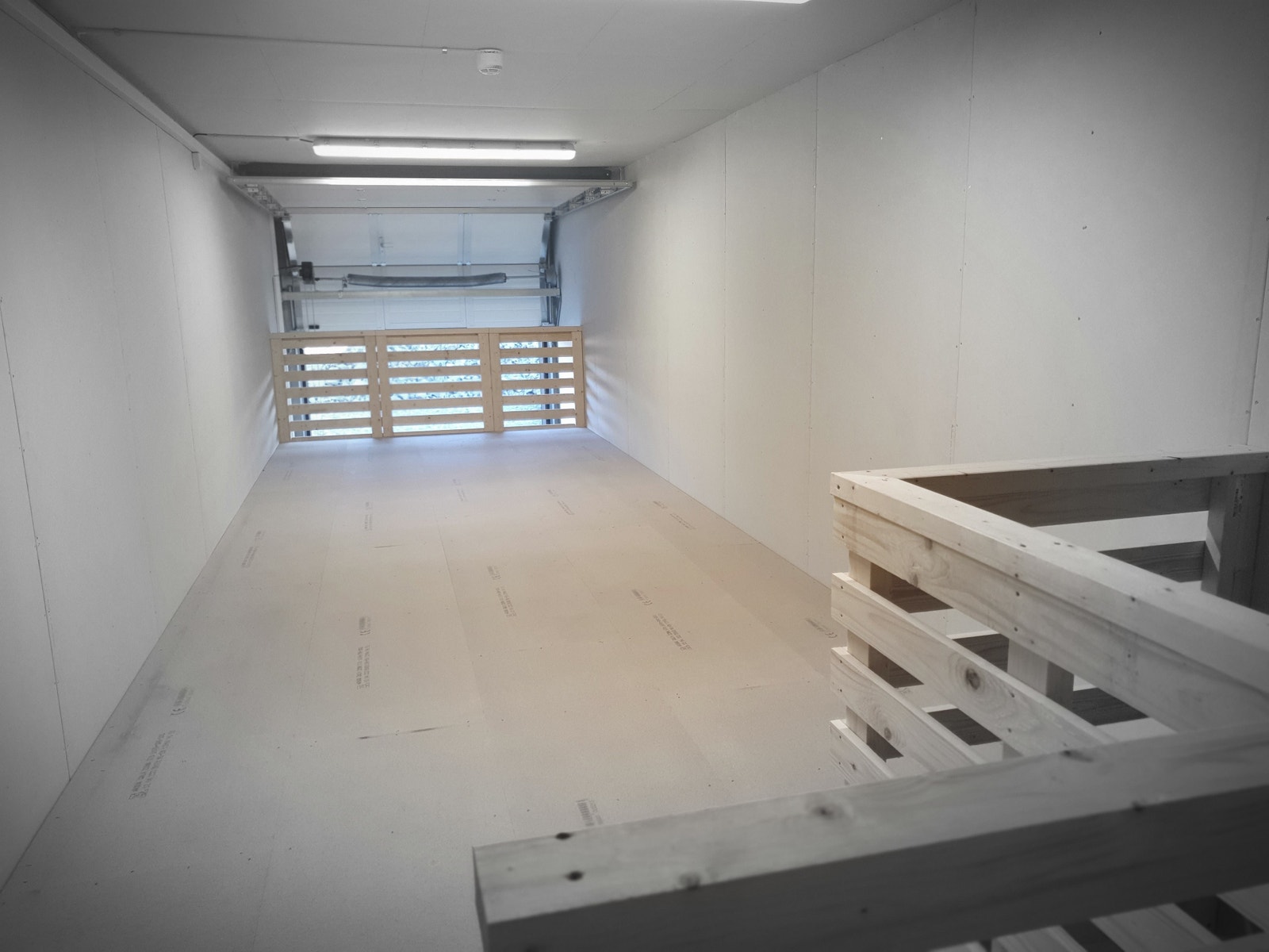 Hall 1 m/mesanin Galleribilde