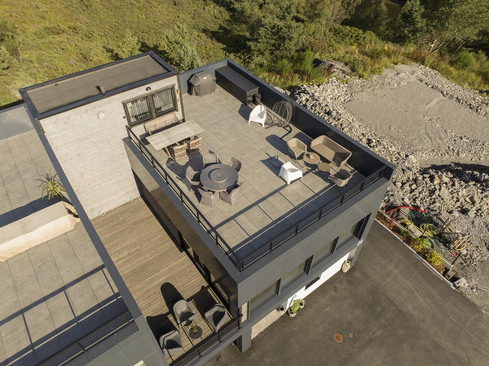 Takterrassen er på 71 kvm, og utestuen er på 14 kvm. Galleribilde