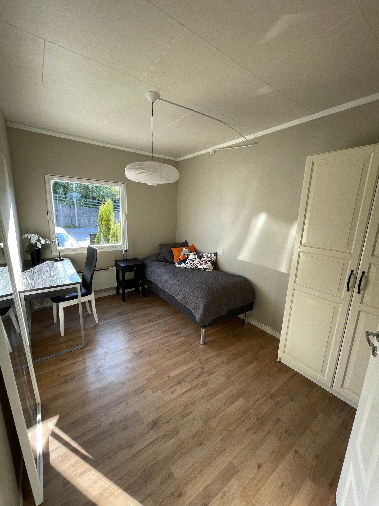 Rom 1, LEDIG 5700,- Galleribilde