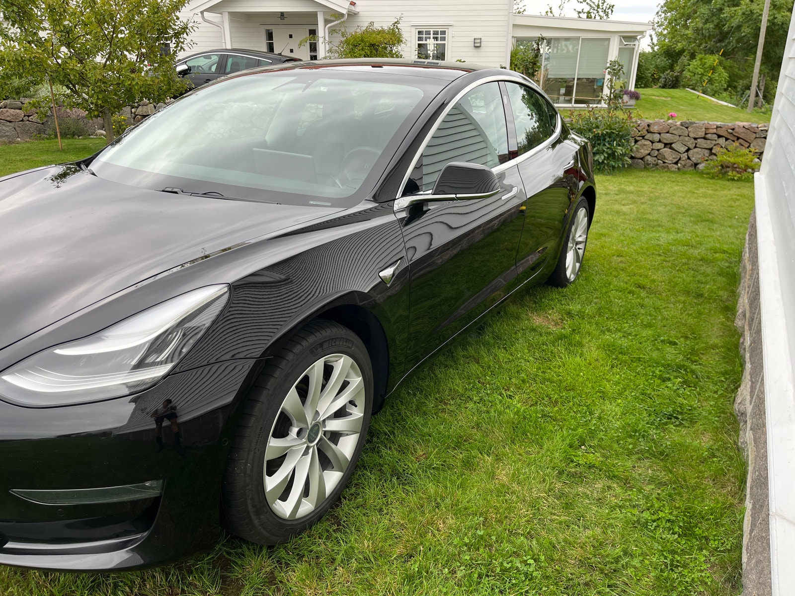 Tesla Model 3 2