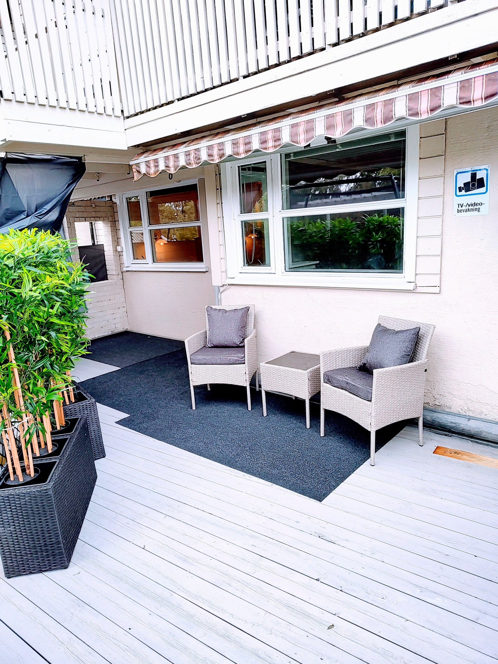 Leiligheten har tilgang til egen terassedel. Galleribilde