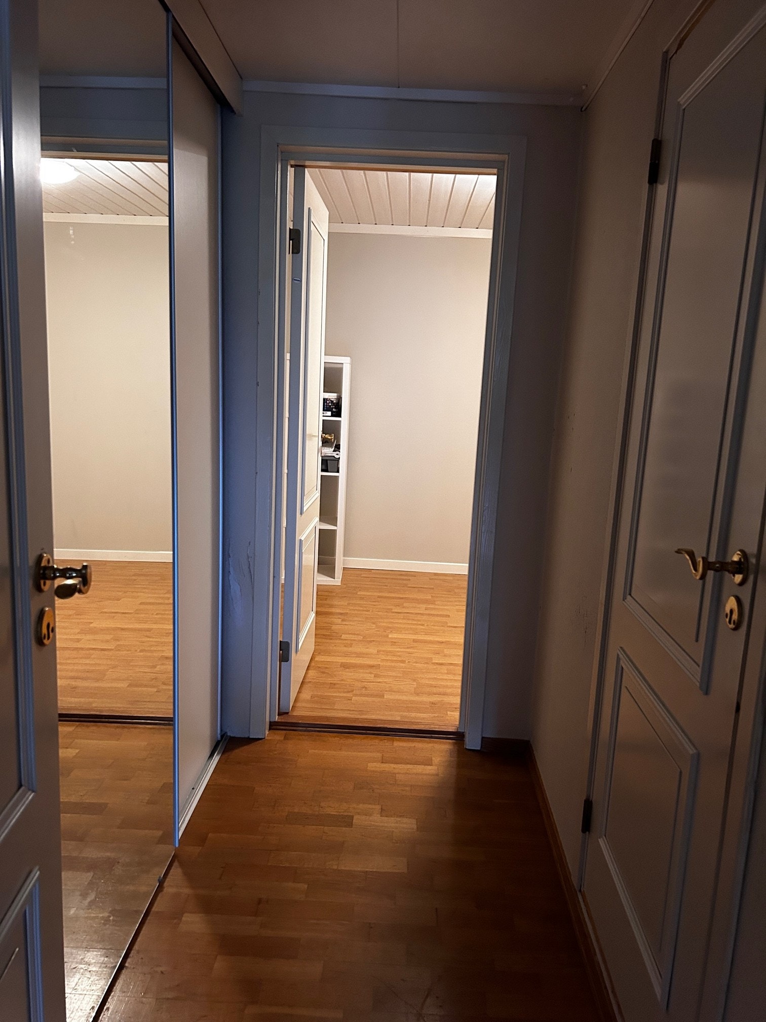 Gang inn til bad og bod Galleribilde
