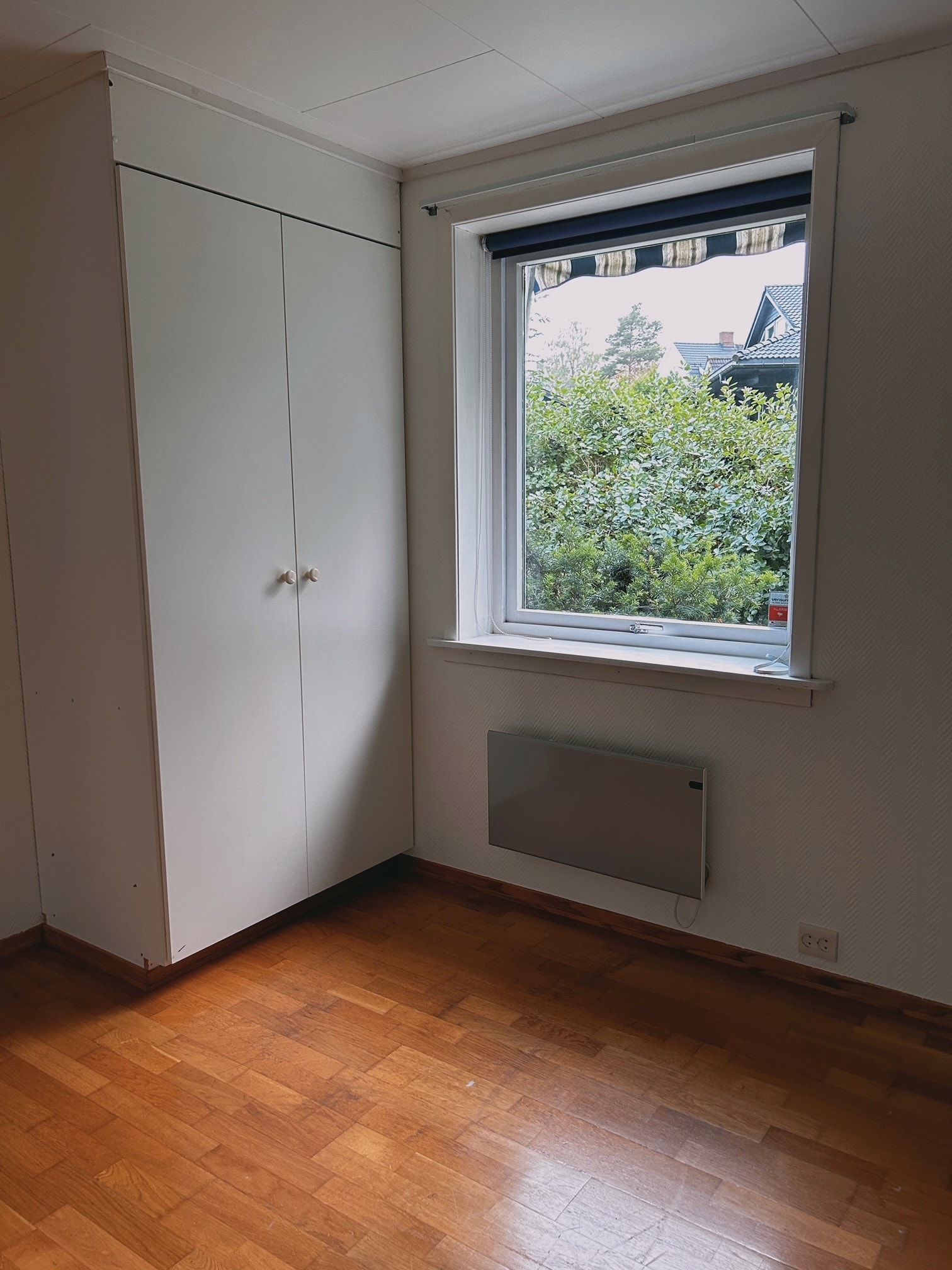 Skapplass på soverom Galleribilde
