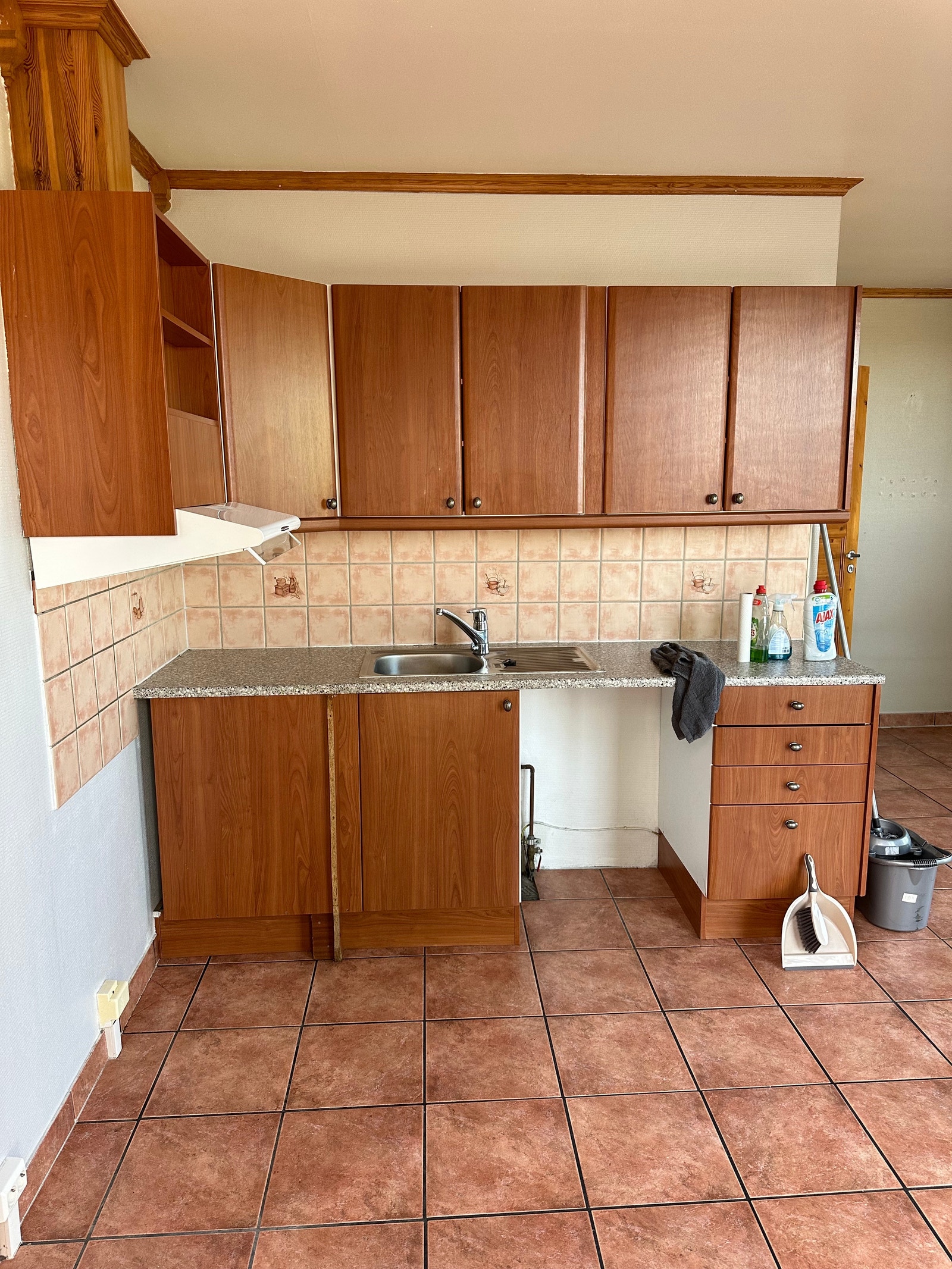 Kjøkken m/ kobling til oppvaskmaskin. Galleribilde