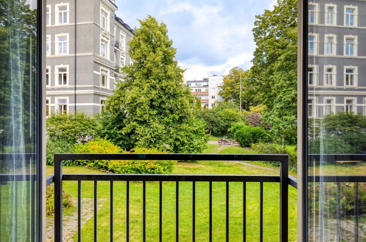 Hyggelig utsyn til grøntområder Galleribilde