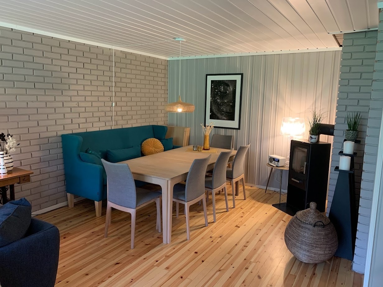 Spisestue, innerste del av stuen. Galleribilde