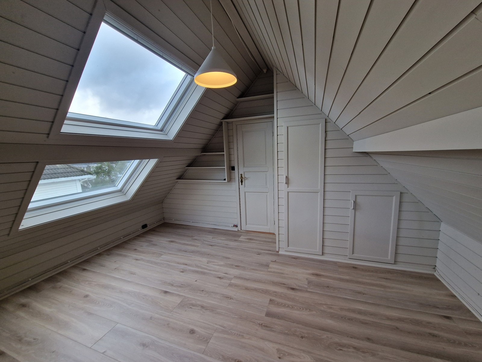 Soverom 4 med stedbygd skapplass Galleribilde