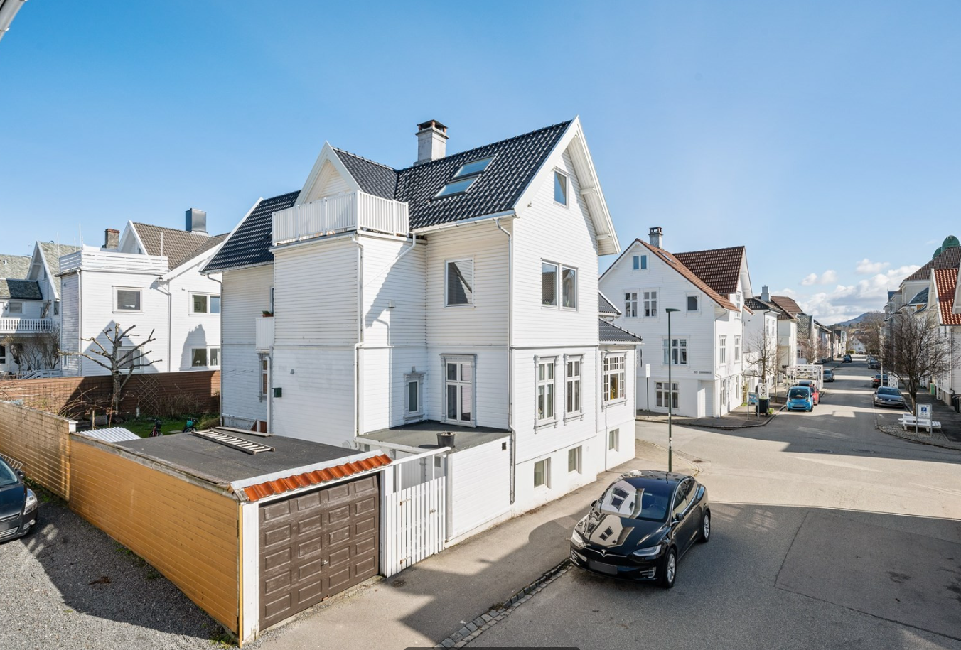 Garasje tilhører leiligheten Galleribilde