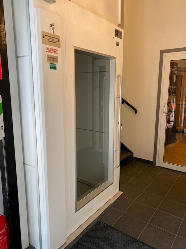 Heis / trapp Galleribilde