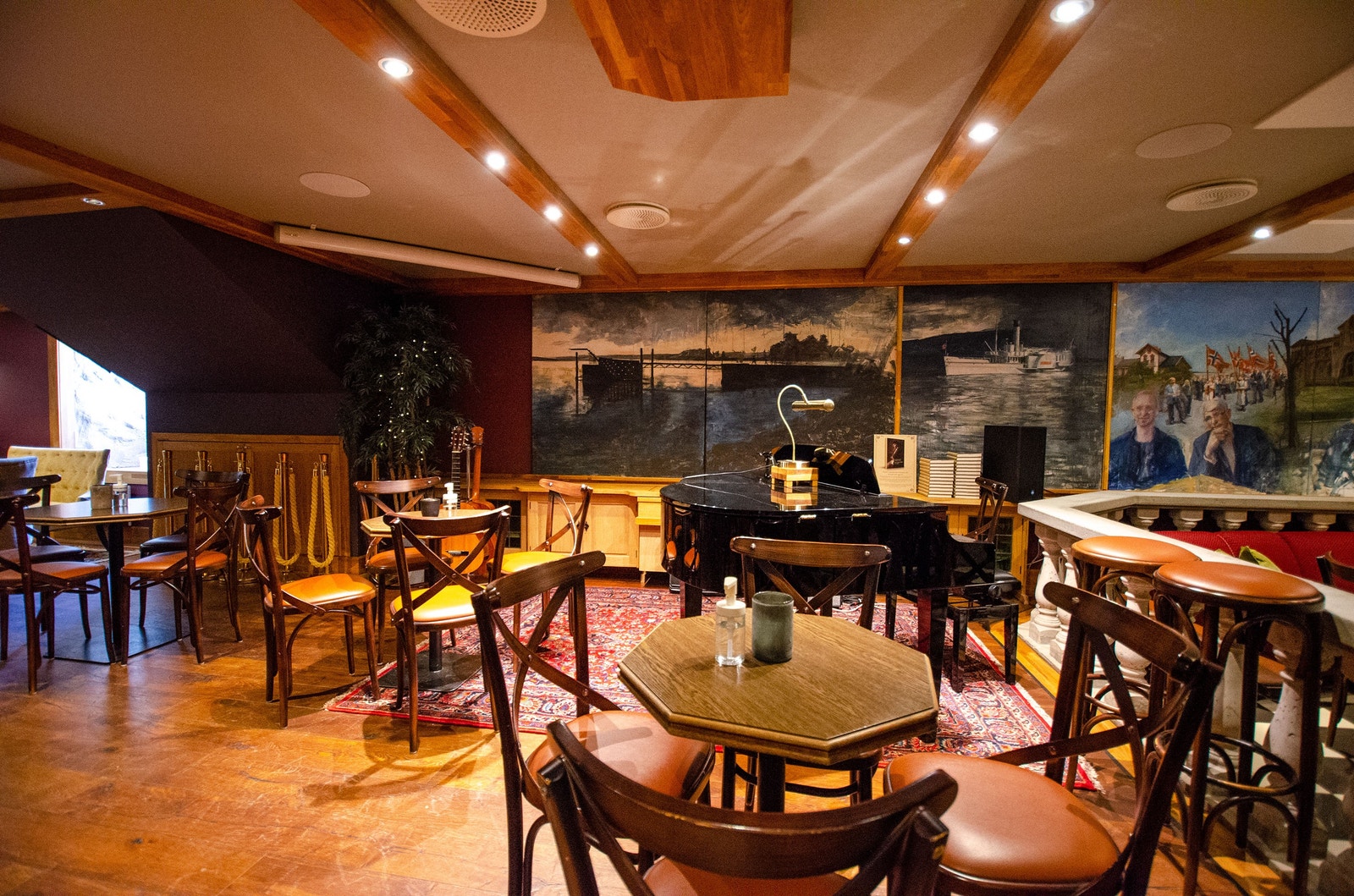 Vinbar Galleribilde