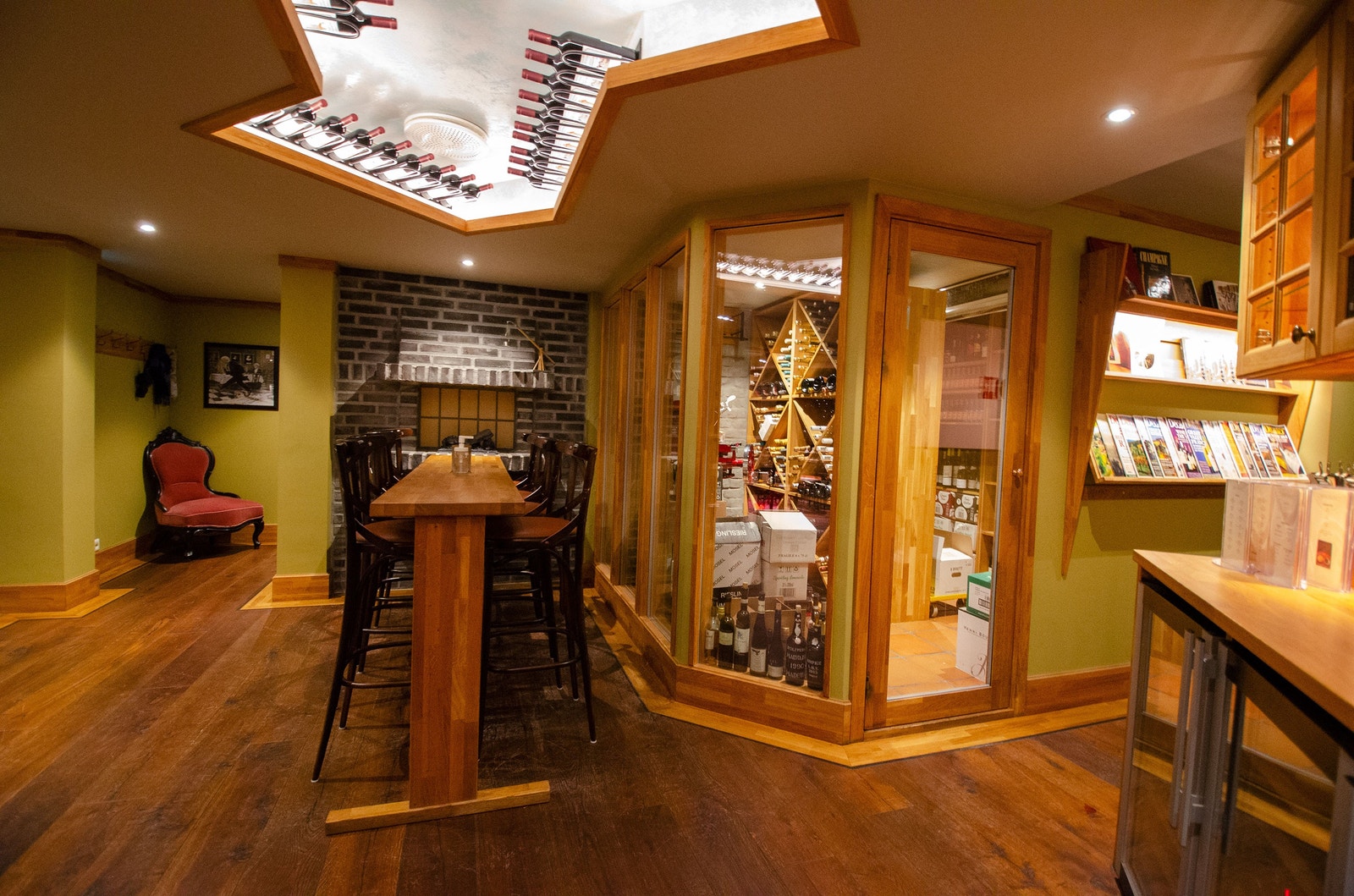 Vinbar Galleribilde