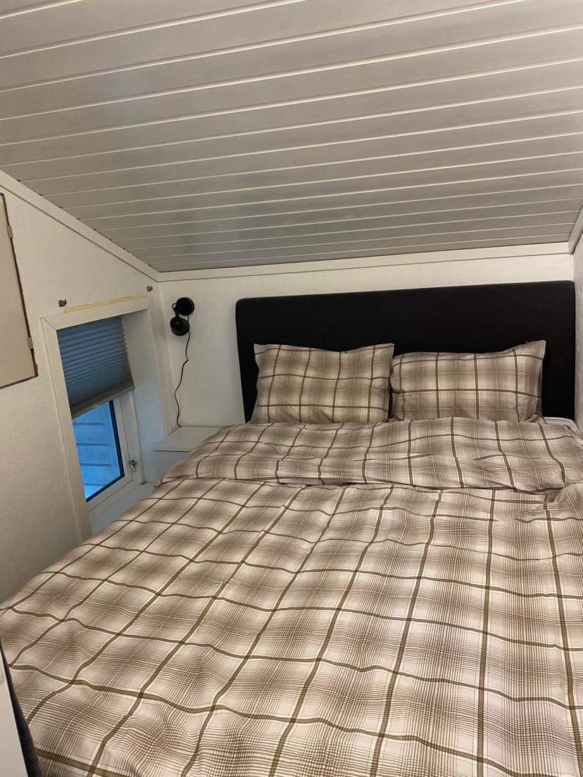 Sovealkove (her vist med litt stor 150-seng) Galleribilde