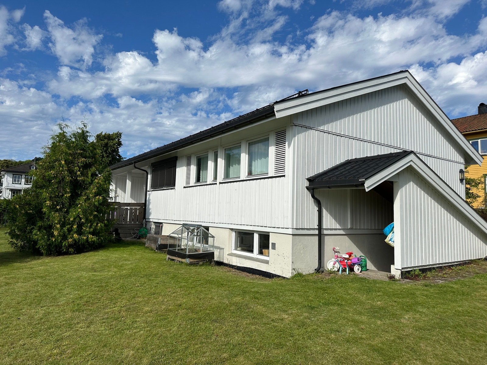 Inngang og fasade Galleribilde